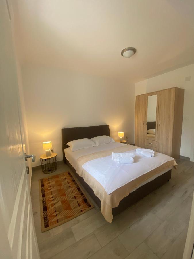 Apartmani Dragana Херцег Нови Екстериор снимка